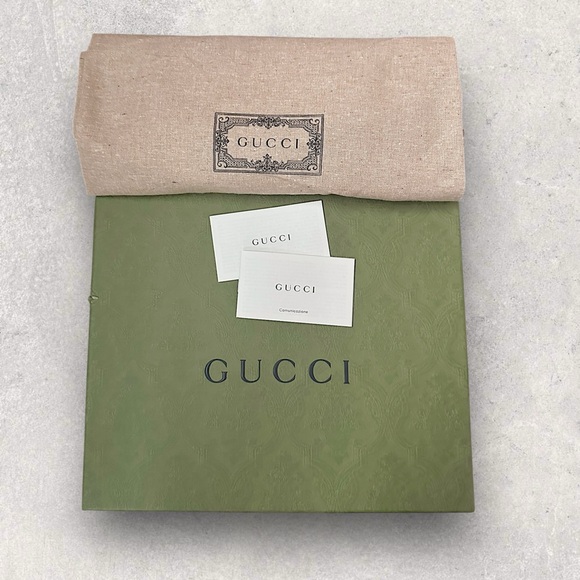 Gucci Logo Chunky Loafers - Picture 11 of 12